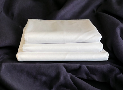 Prześcieradło białe 100 % bawełna na łóżko 200 x 200 cm Prześcieradło białe 100 % bawełna na łóżko 200 x 200 cm